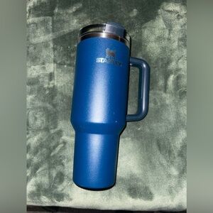 Stanley 40 oz Navy Blue tumbler-STRAW NOT INCLUDED